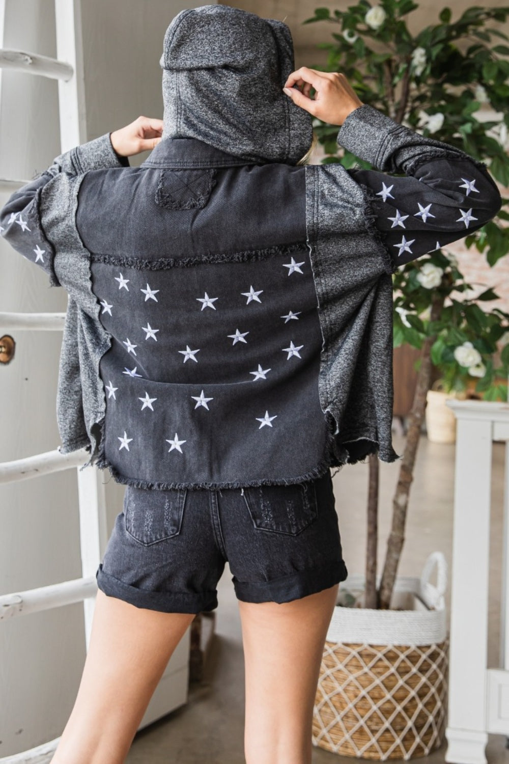 Veveret Star Embroidered Hooded Denim Jacket - The Boutie Shop