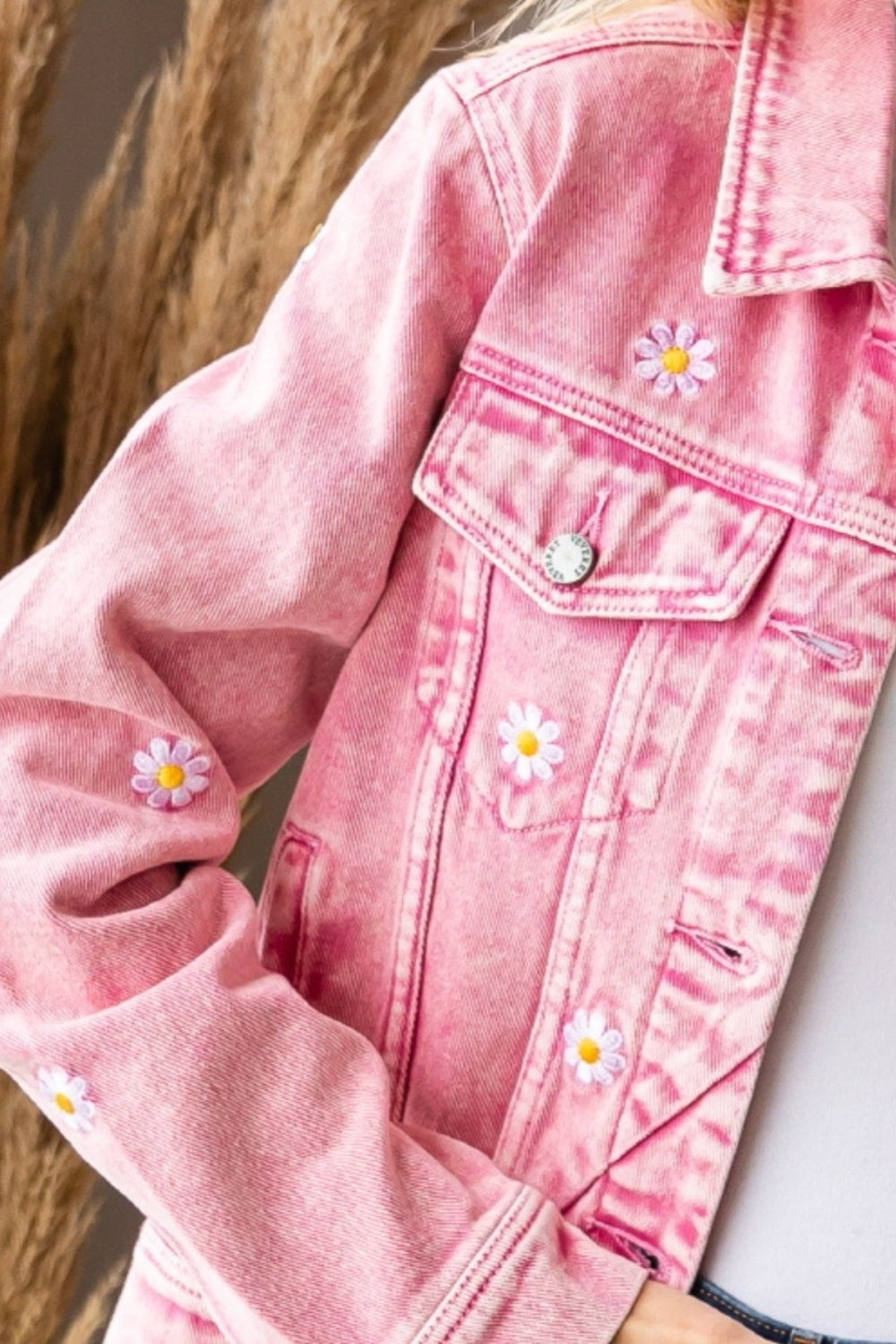 Veveret Daisy Print Button Up Denim Jacket - The Boutie Shop