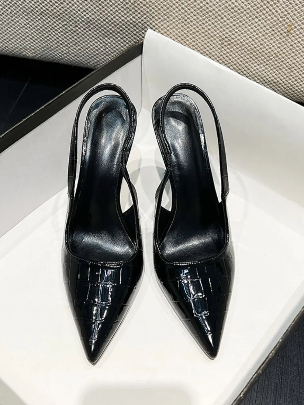 6bcdb5de-3d27-49a0-8324-57f396da97b2-Max