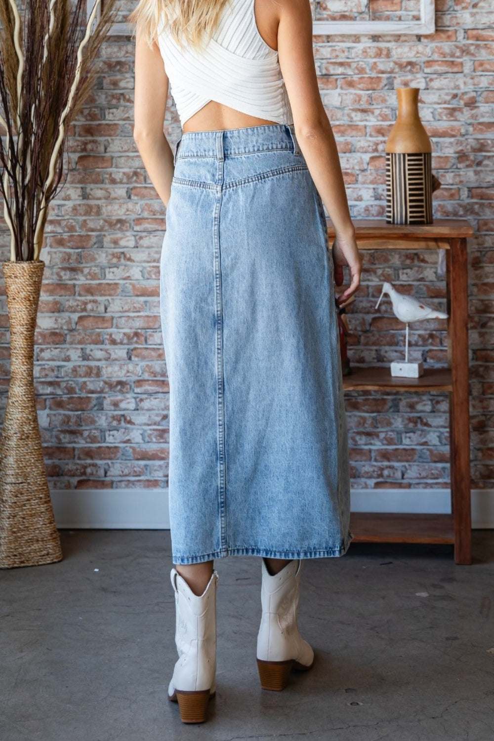 Veveret Slit Mid Rise Waist Denim Skirt - The Boutie Shop