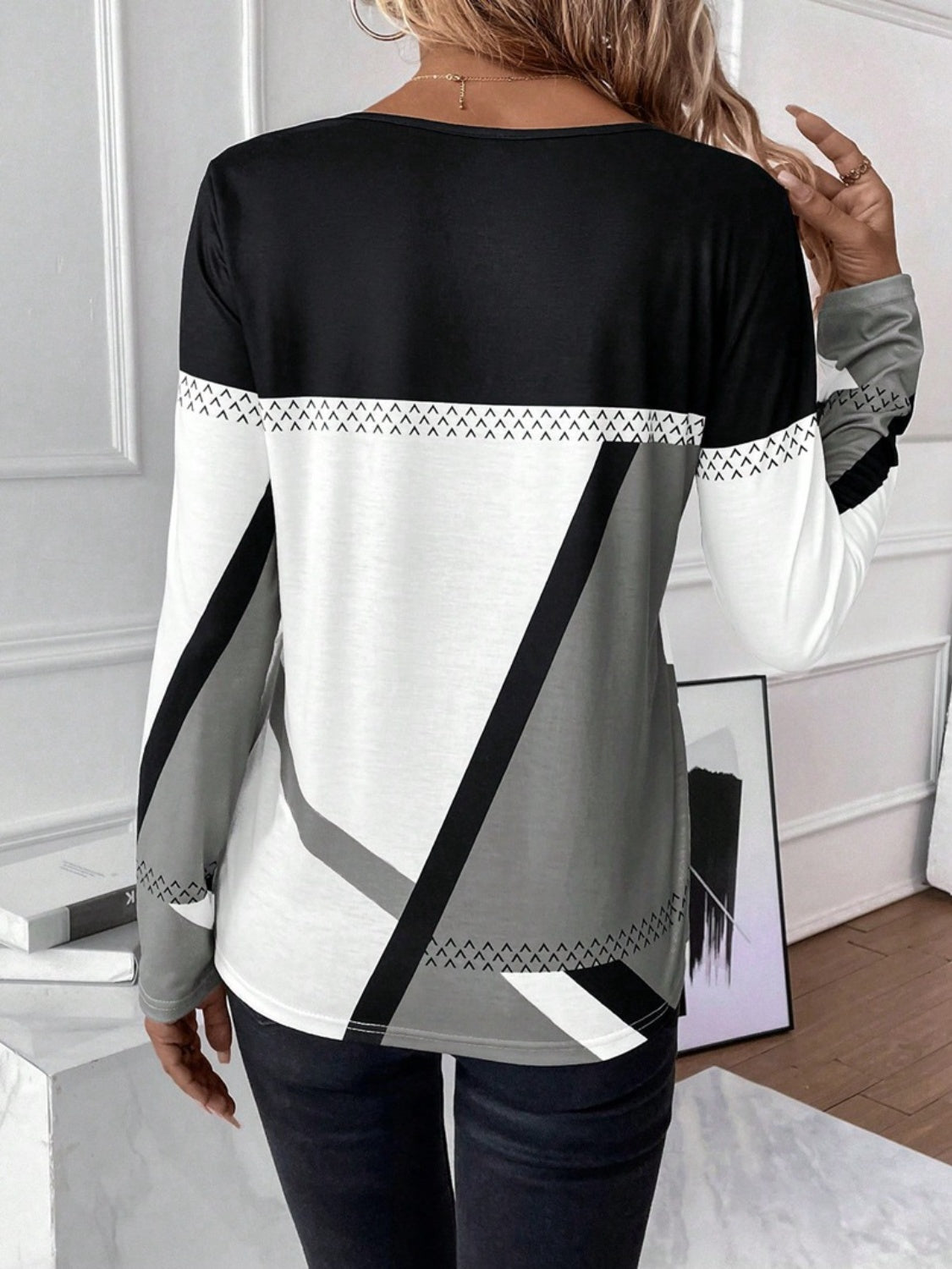 Contrast Round Neck Long Sleeve T-Shirt - The Boutie Shop