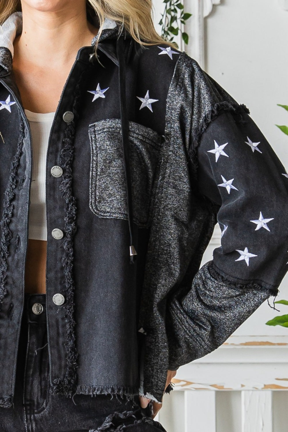 Veveret Star Embroidered Hooded Denim Jacket - The Boutie Shop