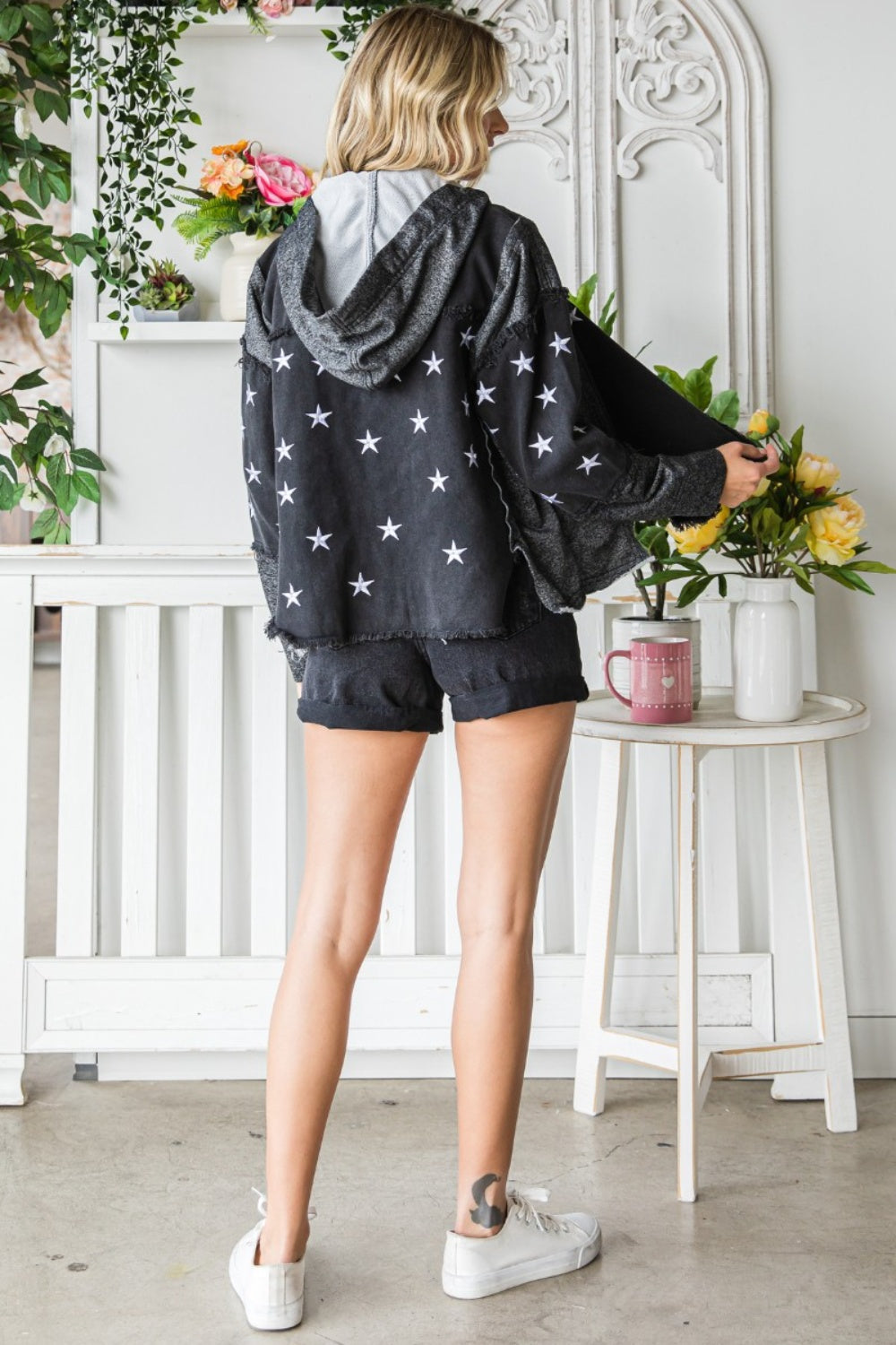 Veveret Star Embroidered Hooded Denim Jacket - The Boutie Shop