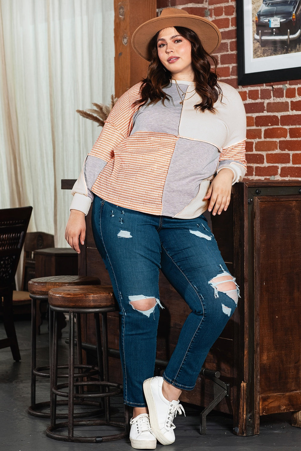 Plus Size Exposed Seam Color Block Round Neck Sweatshirt - The Boutie Shop