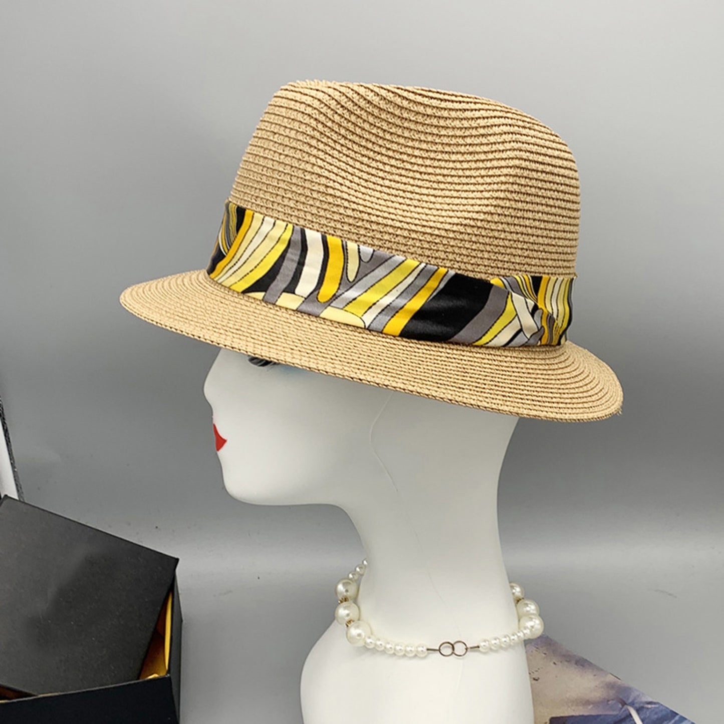 Short Brim Jute Cloth Hat